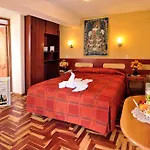 Awki\'S Dream Hotel